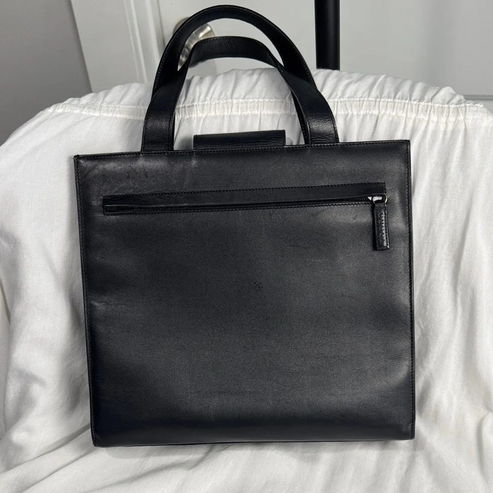 Elegant Gucci Black Leather Tote Bag - Picture 4 of 8